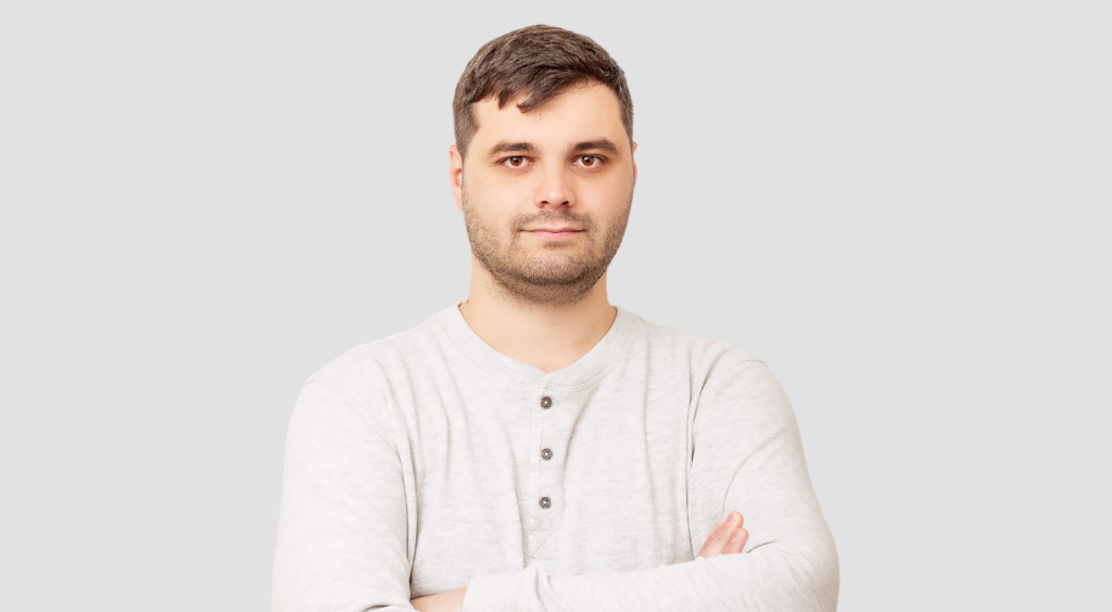 Антон_новый диектор.png Антон_новый диектор.png